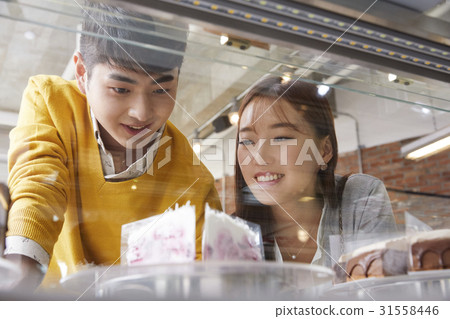 Couple, Cafe 31558446