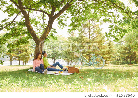 Couple, Ilsan Lake Park, Ilsan, Goyang-si, Gyeonggi-do 31558649