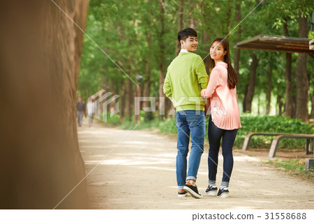 Couple, Ilsan Lake Park, Ilsan, Goyang-si, Gyeonggi-do 31558688