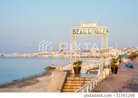 Beach view in Nice 31561200