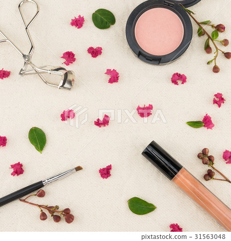 Cosmetics decorated with pink crape myrtle petals Cosmetics decorated with pink crape myrtle petals 31563048