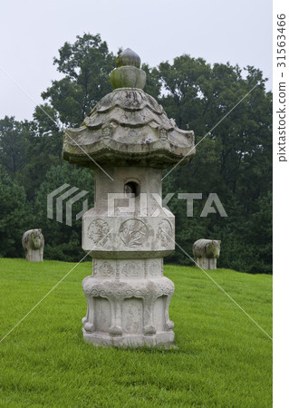 京畿道驪州市的Yeongnyeongneung(歷史遺址195號) 京畿道驪州市的Yeongnyeongneung(歷史遺址195號) 31563466