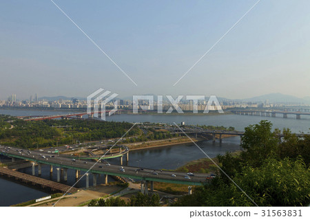 首爾森林,河畔北路,Seongsu橋,城東區,漢江,首爾 首爾森林,河畔北路,Seongsu橋,城東區,漢江,首爾 31563831