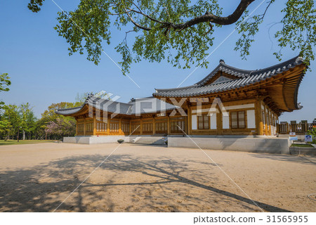 Love House, National Assembly Building, Yeouido, Yeongdeungpo-gu, Seoul 31565955