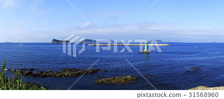 從Sachusha海島,濟州市,濟州島看見的燈塔 從Sachusha海島,濟州市,濟州島看見的燈塔 31568960