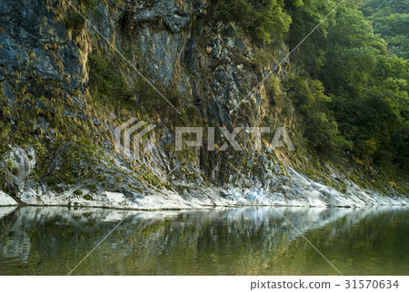 Donggang, Jeongseon-gun, Gangwon-do 31570634