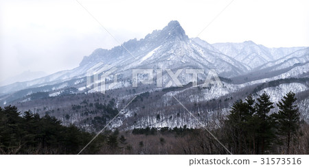 Ulsan rock, Soraksan mountain, Goseong county, Gangwon province Ulsan rock, Soraksan mountain, Goseong county, Gangwon province 31573516