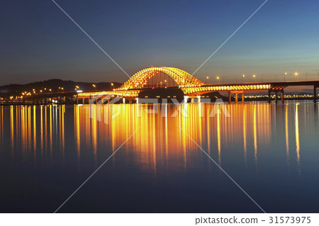 首爾漢江郡江西區Banghwa橋 31573975