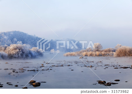 Soyang River, Chuncheon City, Gangwon Province 31573982