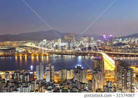 Cheongdam Bridge, Gwangjin-gu, Han River, Seoul 31574067