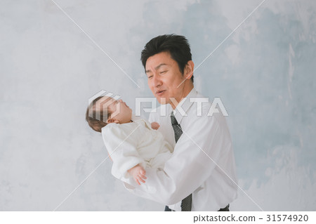 baby, infant, grandchild 31574920