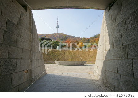 首爾千禧時間膠囊廣場，N首爾塔，Namsangol Hanok村，Namsan，Jung-gu，首爾 31575083