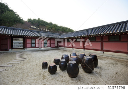 Changdok, Hwaseong Fortress (Historic Site No. 478), Suwon, Gyeonggi Changdok, Hwaseong Fortress (Historic Site No. 478), Suwon, Gyeonggi 31575796