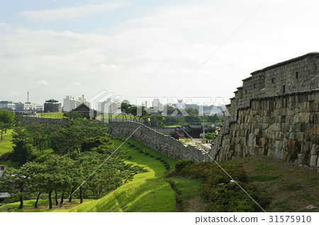 Dongjangdae, Tohoku Gongsin Don, Suwon Hwaseong Fortress (Historic Site No.3), Suwon, Gyeonggi 31575910
