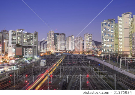 首爾龍山區龍山站 首爾龍山區龍山站 31575984