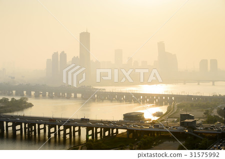 63 Building, Lienchenia, Seoul International Finance Center, LG Twin Towers, Hangang Bridge, Han River Bridge, Nodul Island, Yeouido, Yeongdeungpo-gu, Han River, Seoul 31575992