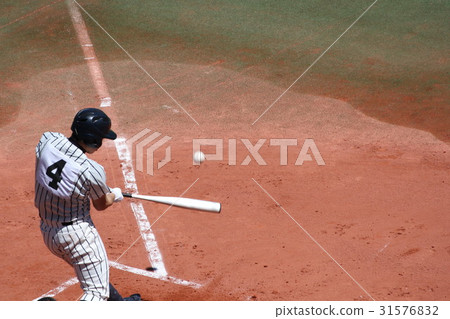 Right batter 31576832