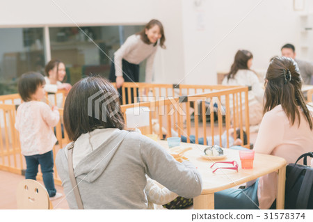 family, restaurant, 1 year old 31578374