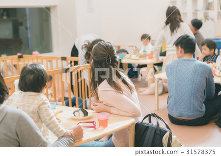 家庭 家族 家人 31578375