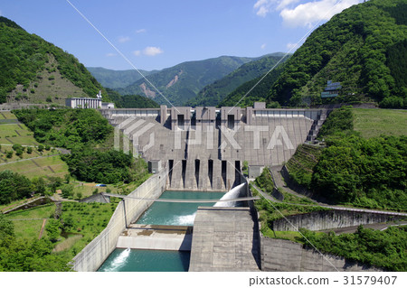 Nagashima dam seen from the car window of the Oigawa Railroad Nagashima dam seen from the car window of the Oigawa Railroad 31579407