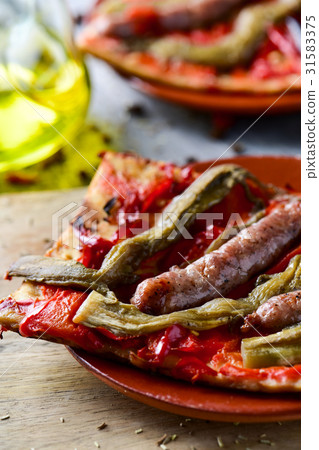 coca de recapte, catalan cake similar to pizza 31583375