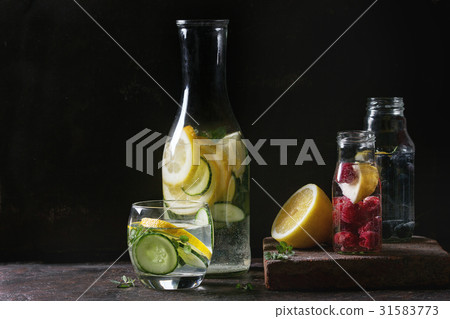 Citrus cucumber sassy water 31583773