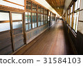 School hallway 31584103