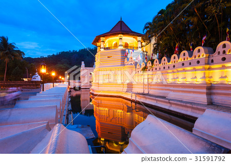 Sacred Tooth Relic Temple 31591792