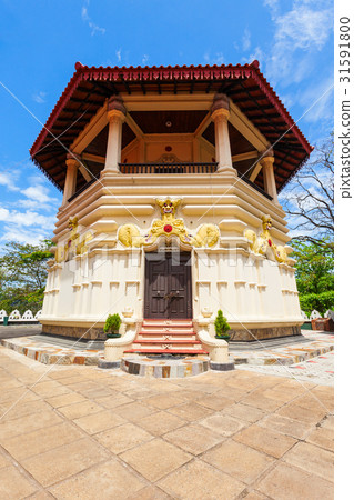 Malwathu Maha Viharaya Temple 31591800