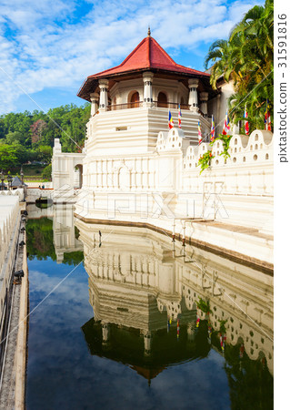 Sacred Tooth Relic Temple 31591816