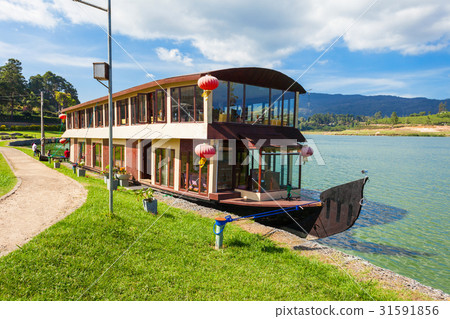 Lake Gregory, Nuwara Eliya 31591856