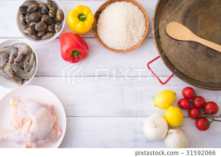 ingredients for paella 31592066