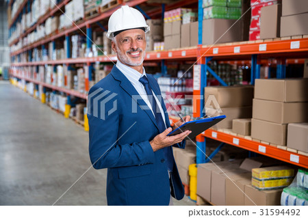 Business man looking the camera 31594492