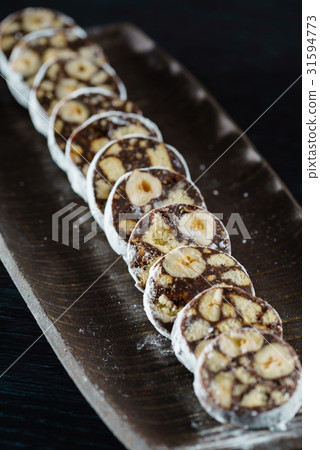 chocolate dessert 31594773