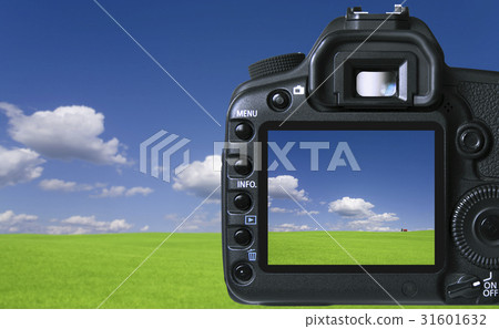 Digital camera 31601632