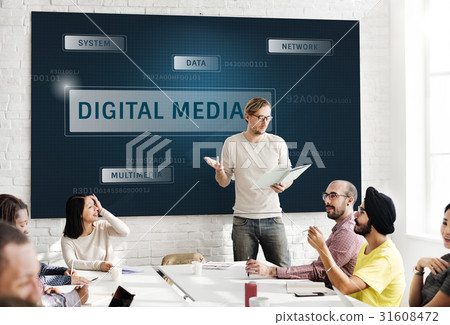 People connected to global communication online community 31608472