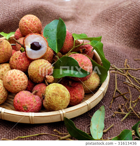 Close up of litchi fruit 31613436