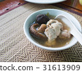 chicken wing and Shiitake mushroom soup 31613909