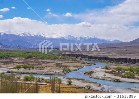 On the road in Leh - Ladakh landscape. 31615899