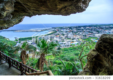 View from Tindabana in Okinawa Yonagunijima 31618209