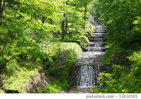 Ushiba河法國風格的樓梯Sabo設施建於明治時代的長野縣松本市國家重要文化財產 31618505