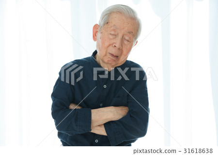 A senior with armwork 31618638