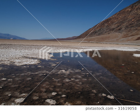 Badwater Basin in Death Valley 31619058