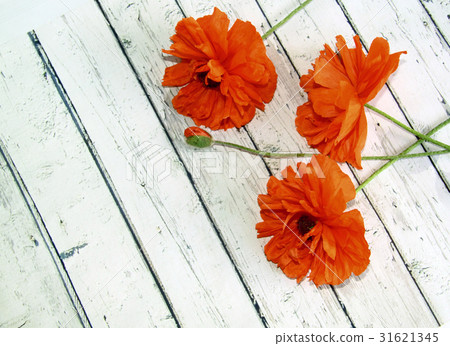 poppy flowers on a wooden table, rustic background poppy flowers on a wooden table, rustic background 31621345