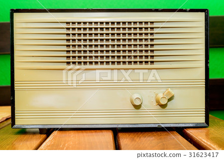 Retro radio receiver 31623417