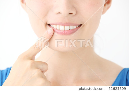 Female tooth Female tooth 31623809