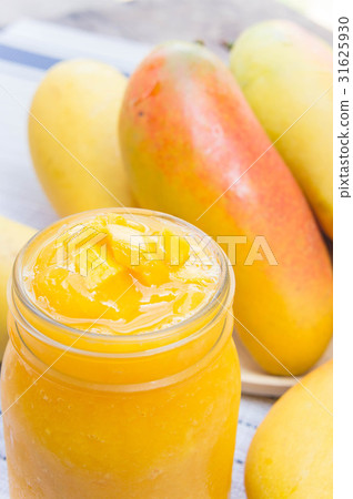 mango fruit , mango smoothies beverage fruit mango 31625930
