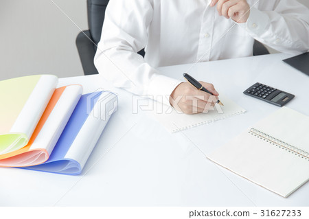 Men who desk 31627233
