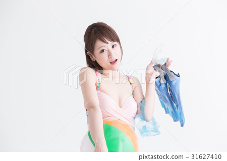 Women in swimwear · white back 31627410