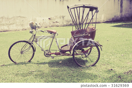 Thailand rickshaw three - wheeler Tricycle bicycle Thailand rickshaw three - wheeler Tricycle bicycle 31629369